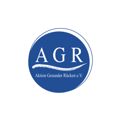 AGR (Aktion Gesunder R&uuml;cken e.V.) kruhov&eacute; modr&eacute; logo s b&iacute;l&yacute;m n&aacute;pisem &bdquo;AGR&ldquo; a n&aacute;zvem organizace &bdquo;Aktion Gesunder R&uuml;cken e.V.&ldquo; zobrazen&yacute;m pod zakřivenou podtržkou.